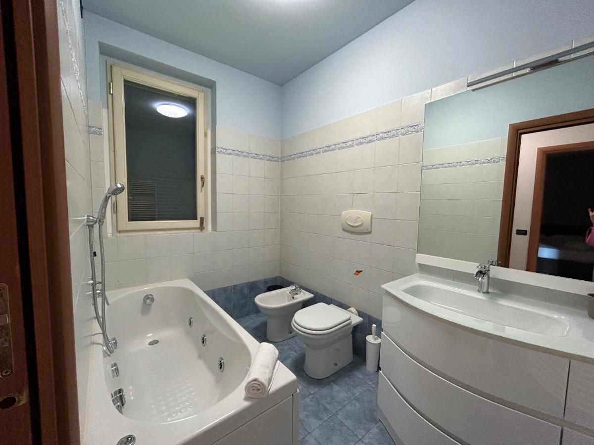Appartamento Mimosa - Immobili E Soluzioni Rent Brembate Bagian luar foto
